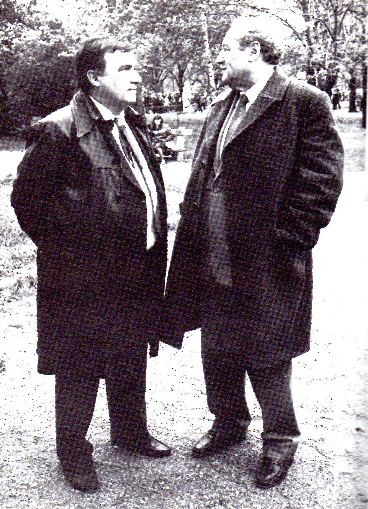 Dr. Gajdócsi István, a megyei tanács elnöke és Hugyecz Pál, az Agrikon vezérigazgató-helyettese 1986. május 1-én