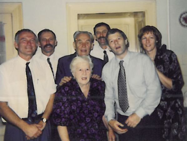 Együtt a nagy család, szüleimmel és testvéreimmel 1995 karácsonyán