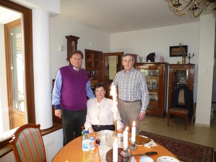 Húgával, dr. Molnár Máriával és annak férjével, Sári Tiborral