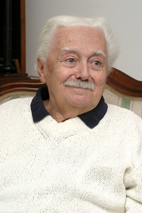 Méhes György Kossuth-díjas romániai magyar író, meseíró, műfordító