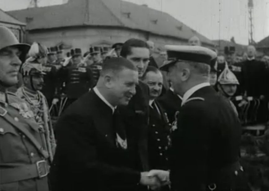1941. június 6-án vitéz nagybányai Horthy Miklós kormányzó jelenlétében adták át a Szolnoki úti aluljárót