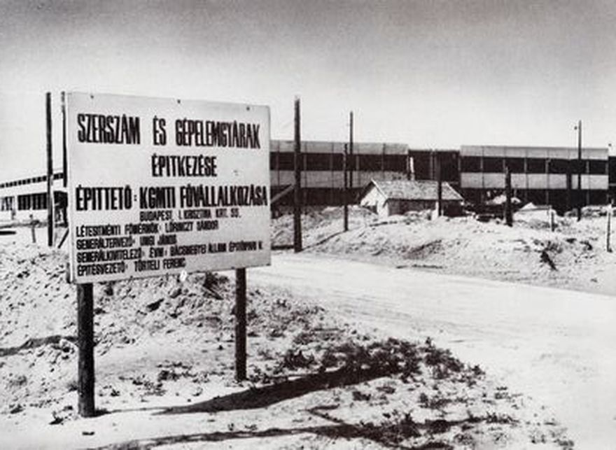 A Szegedi út 49. szám alatti gyár a 60-as években 
