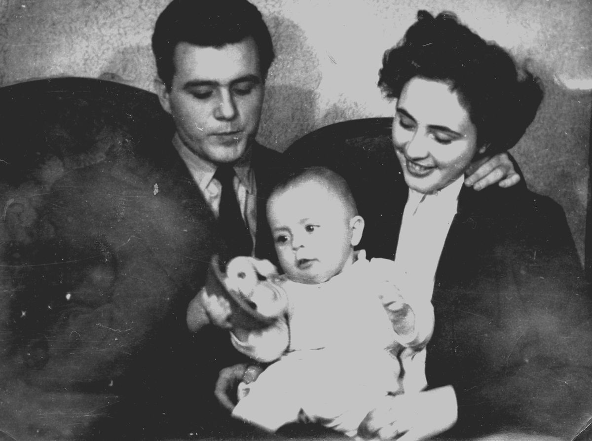 Feleségemmel és fiunkkal, Viktorral 1957 decemberében